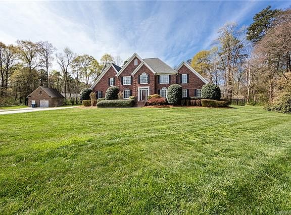 2nd image of 104 Woodstone Dr