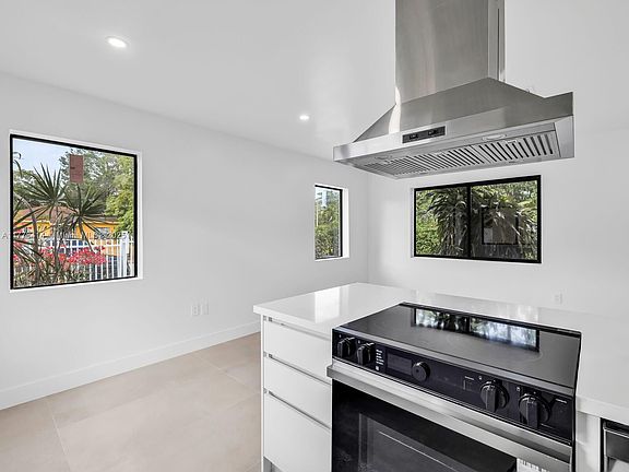 5th image of 1320 NW 44th St #1322