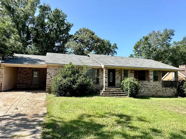1002 Pershing St, McComb, MS 39648