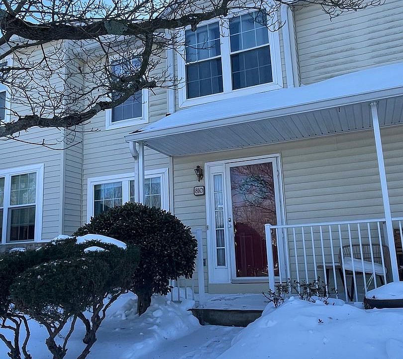 1st image of 810 Amber Ln