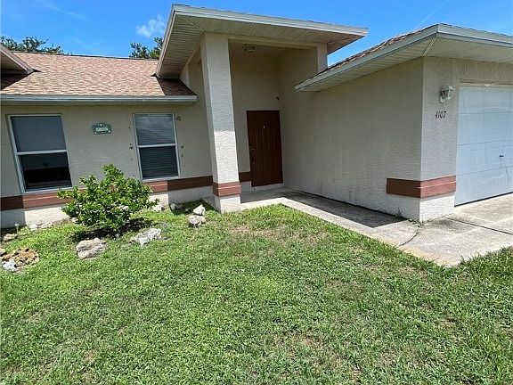 3rd image of 4105-4107 SW 7th Pl