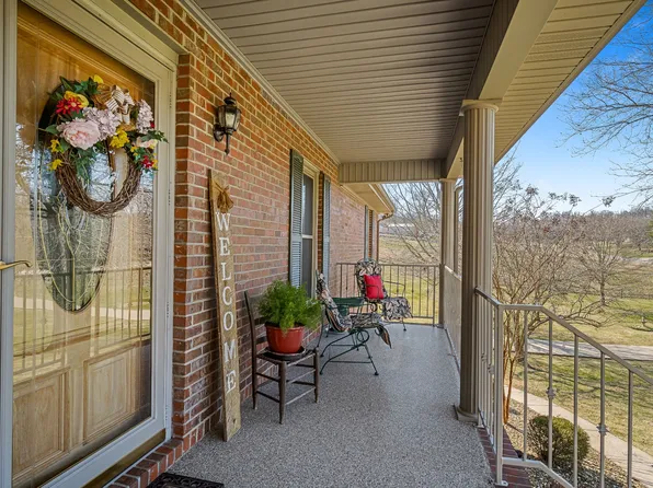 131 Maple St, Gordonsville, TN 38563