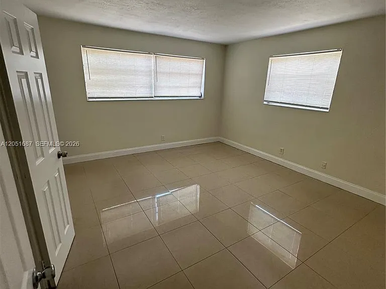 651 SW 30th Ave — Photo 9