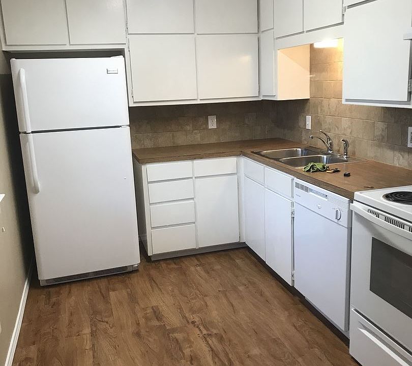 1st image of 108 Pebble Creek Dr APT 8