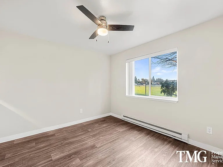 Kings Meadow Apartments — Photo 40