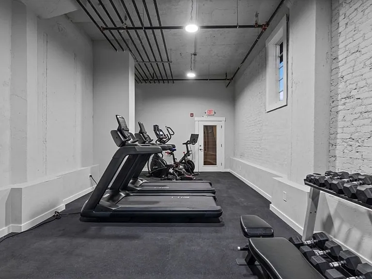 270 Paris St #7 — Photo 14
