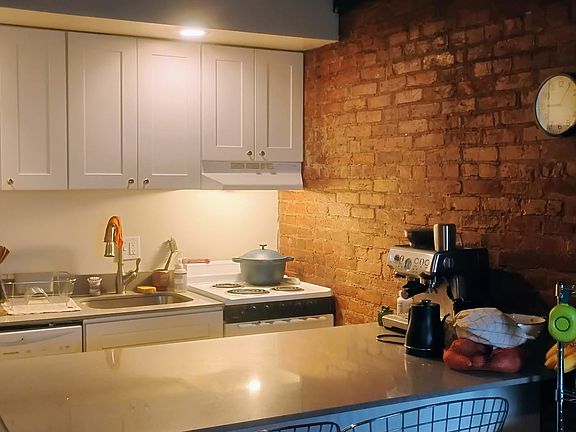 2nd image of 2037 Walnut St APT 4F