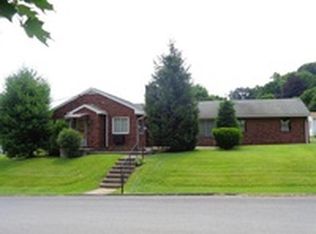 1 Woodbine Rd, Lewistown, PA 17044