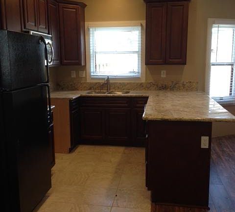 3rd image of 1616 25th St APT A