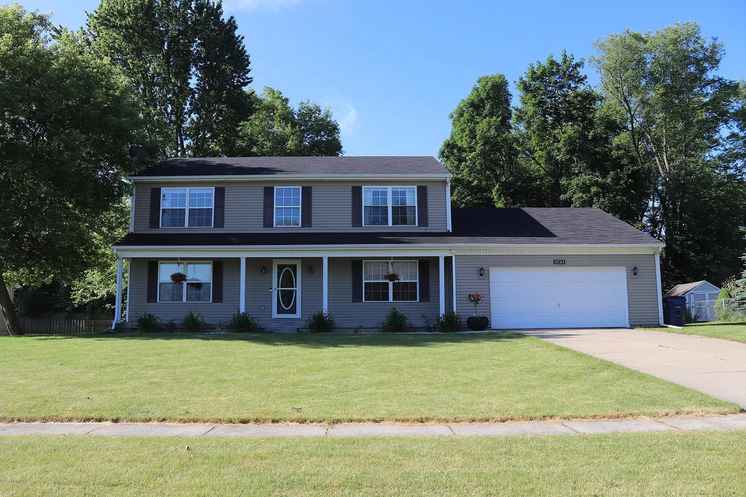 5733 Coddington Ln photo 1