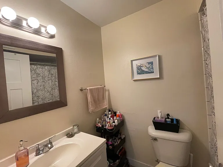 1535 N Van Buren St — Photo 8