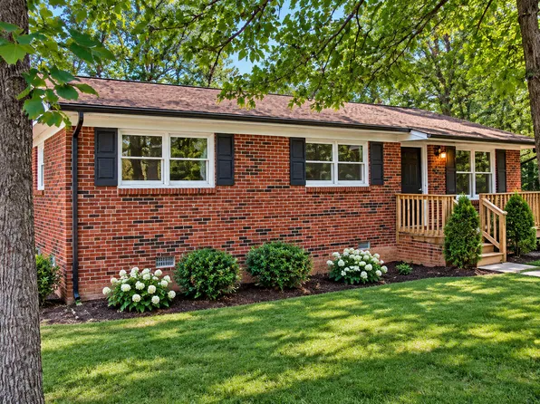 7930 Gregory Rd, Sherrills Ford, NC 28673