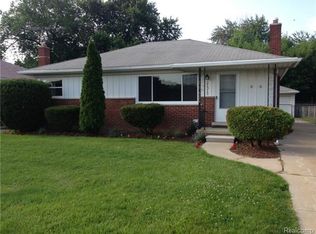 21312 Yale St, Saint Clair Shores, MI 48081