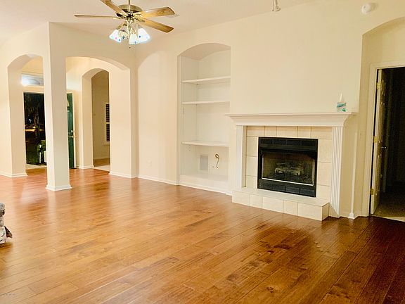 5th image of 508 Albert Ct