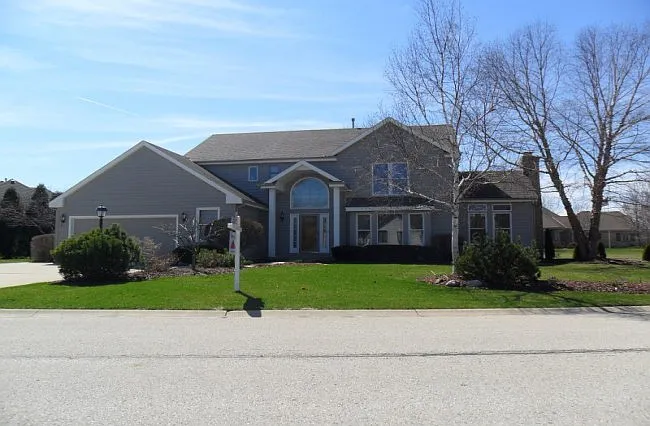 1720 Heinze Dr photo 1