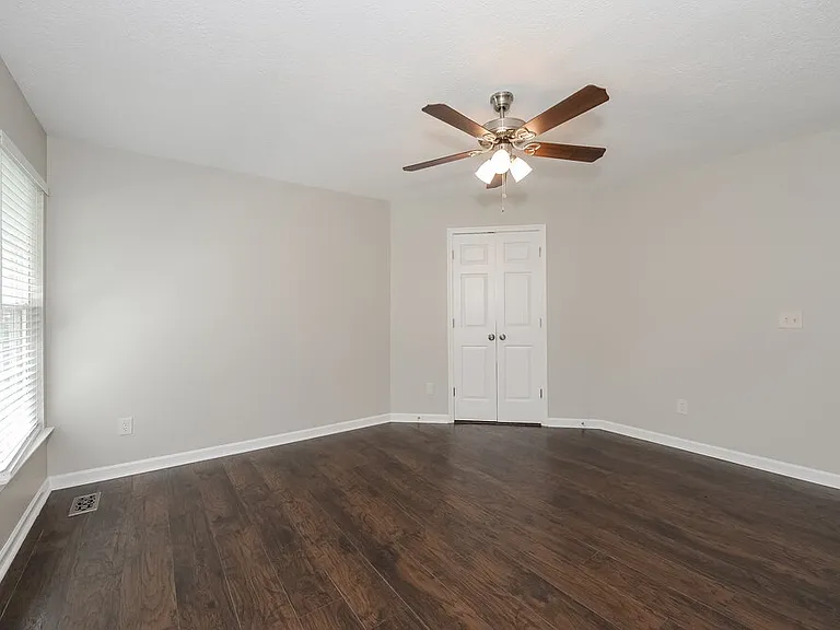529 Leslie Ann Ct — Photo 8