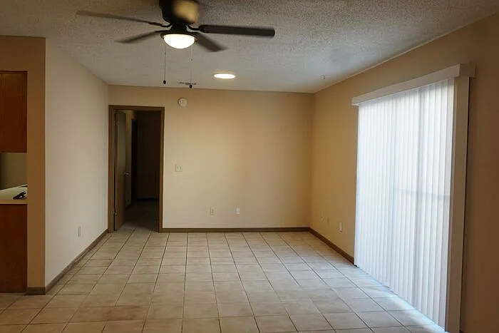 5558 Bennington Dr — Photo 3