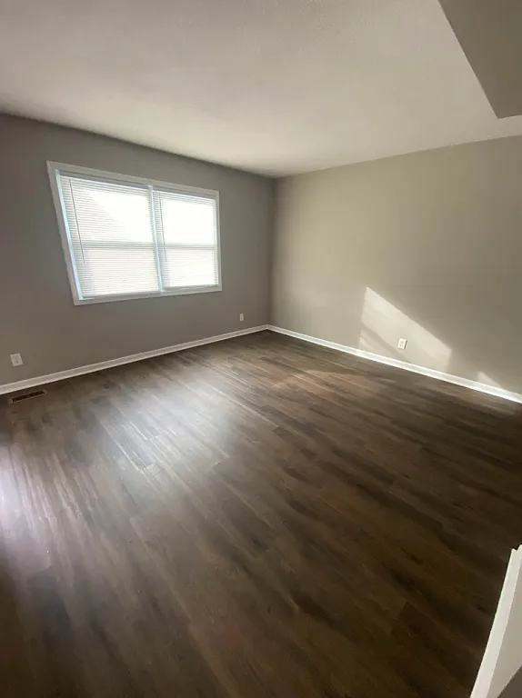 2 bed, 1.5 bath, 980 sqft, $1,250 — Photo 2