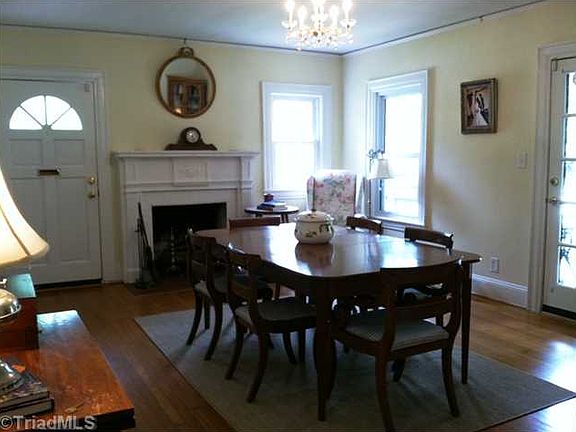 3rd image of 301 S Elam Ave