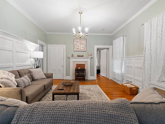4th image of 55 Caldwell St Unit 1