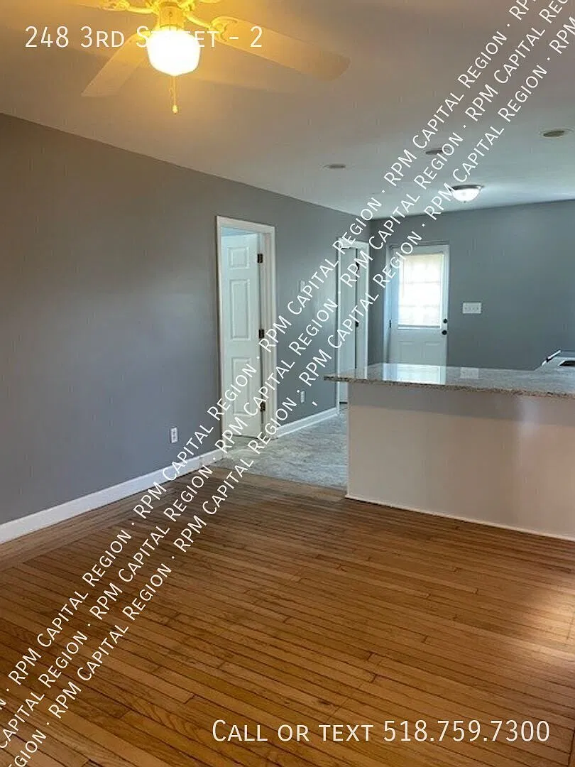 Updated Apartment in Convenient Troy Location — Photo 4