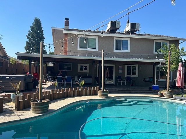 2nd image of 1555 Morris Ave