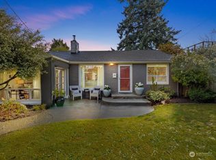 3735 SW 106th St, Seattle, WA 98146