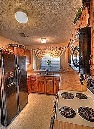 5th image of 1404 Wyndham Dr