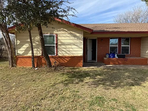 806 Redwood Dr Photo 1