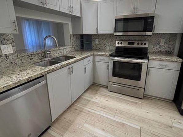 350 Club Cir APT 206