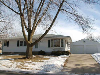 625 7th Ave NE, Oelwein, IA, 50662