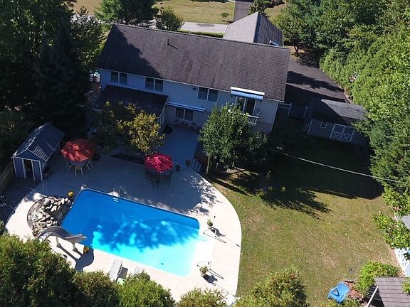 4th image of 5 Toms Ln