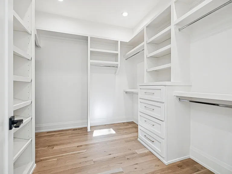 1323 Harding Pl — Photo 36