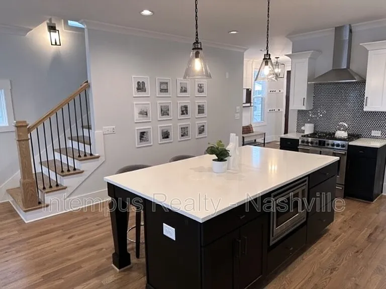 928 Southside Pl — Photo 10