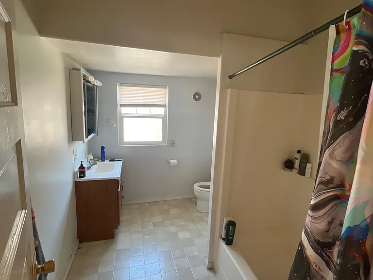 1628 Lincoln St — Photo 2