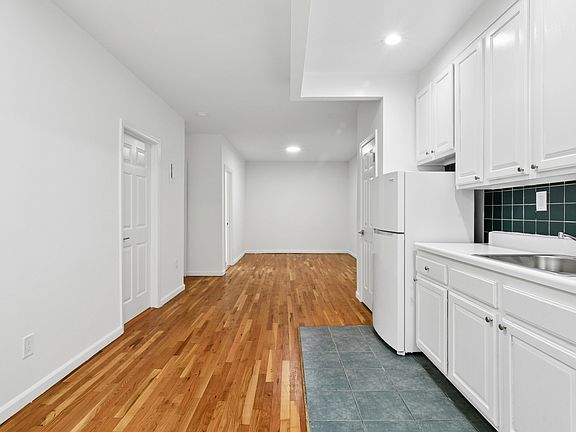 2nd image of 920 Riverside Dr APT 34