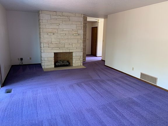5th image of 121 SE Crestview Dr