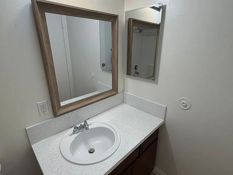 204 Street — Photo 10