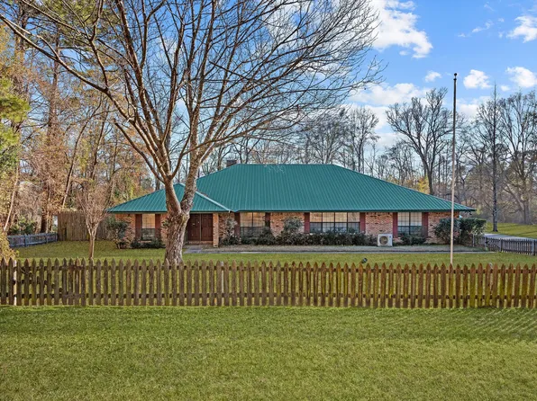 5651 Bretwood Dr, Keithville, LA 71047