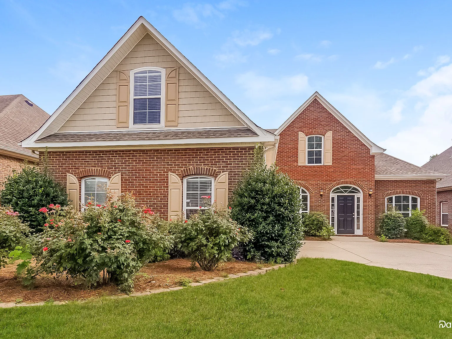 3 bed, 2.0 bath, 2393 sqft, $3,055 — Photo 1
