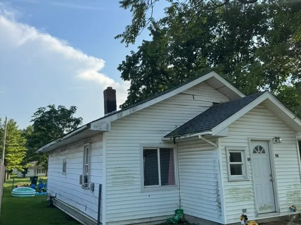 1109 W 17th St, Muncie, IN 47302