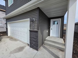 3734 33rd St S, Moorhead, MN 56560