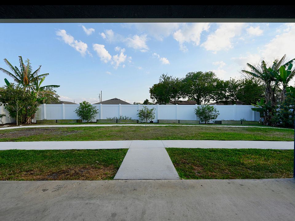 1st image of 836 SW Squirrel Avenue