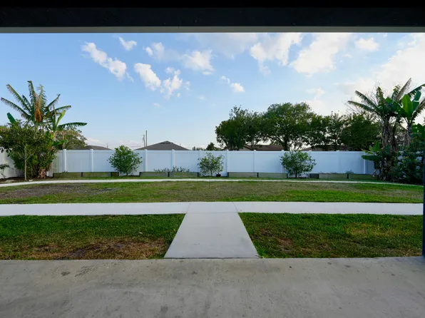 836 SW Squirrel Avenue, Port St Lucie, FL 34953