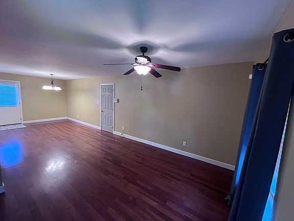 3rd image of 188 Meadowick Dr