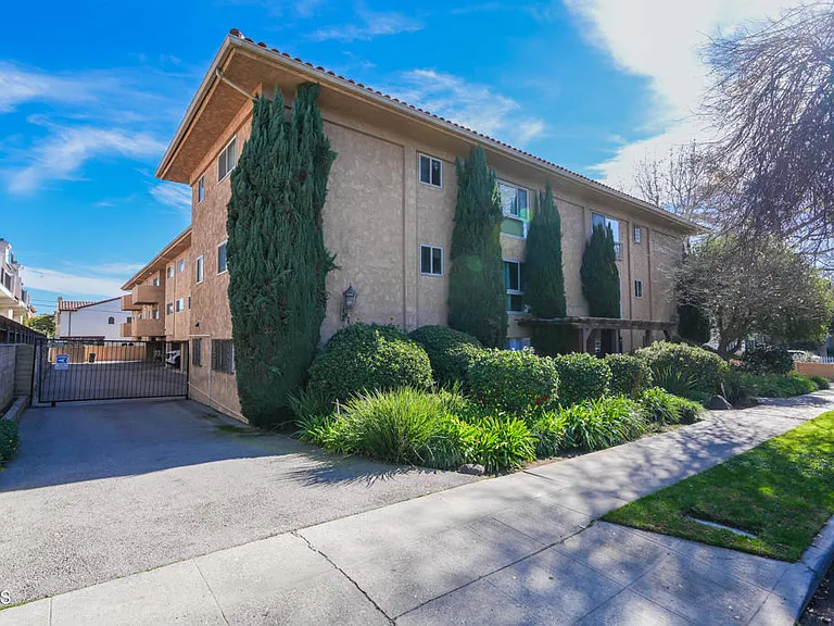 120 S Sierra Madre Blvd #205 — Photo 38