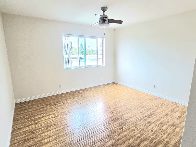 2251 Crenshaw Blvd #6 — Photo 13