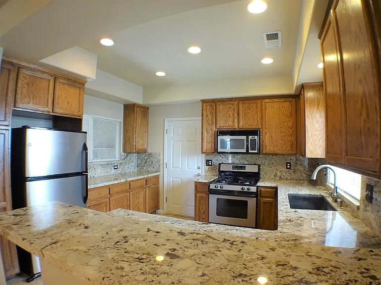 573 Eaton Rd — Photo 5