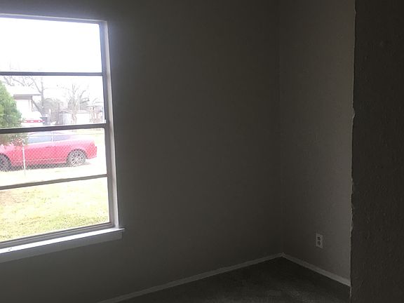 5th image of 151 Rock Valley Dr