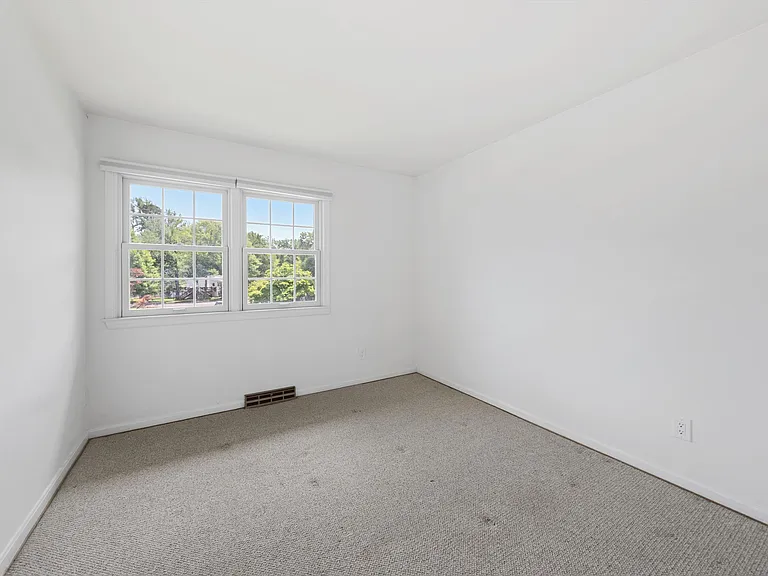 905 Carole Ct SE — Photo 23